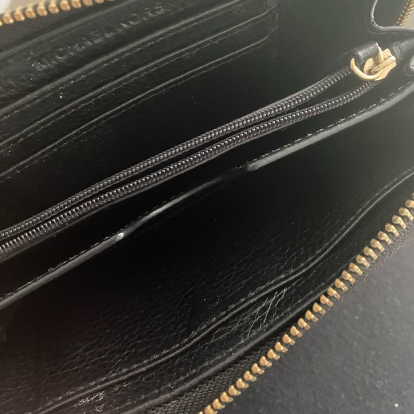 MICHAEL KORS WRISTLET WALLET - Picture 5 of 5